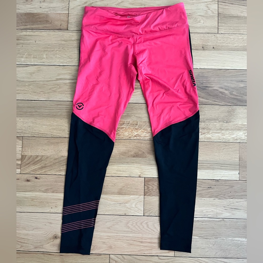 NWOT Virus Leggings